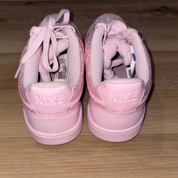 Nike Pink Women's Sneakers - Picture 4 of 5